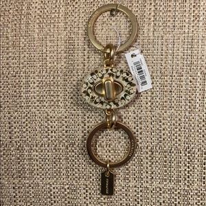 Coach Signature Turnlock Valet Key Ring White/Gold